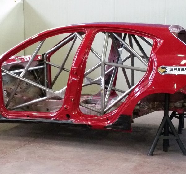 Alfa Romeo Mito and the Alfa Romeo Giulietta with safety cage Sassa roll bar ready to debut in the Italian Touring Car Championship!