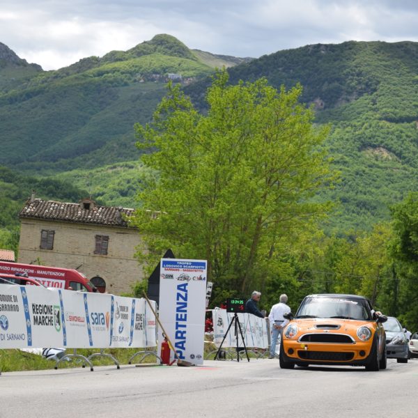 Trofeo Scarfiotti Sarnano-Sassotetto tante le vetture con i nostri roll-bar